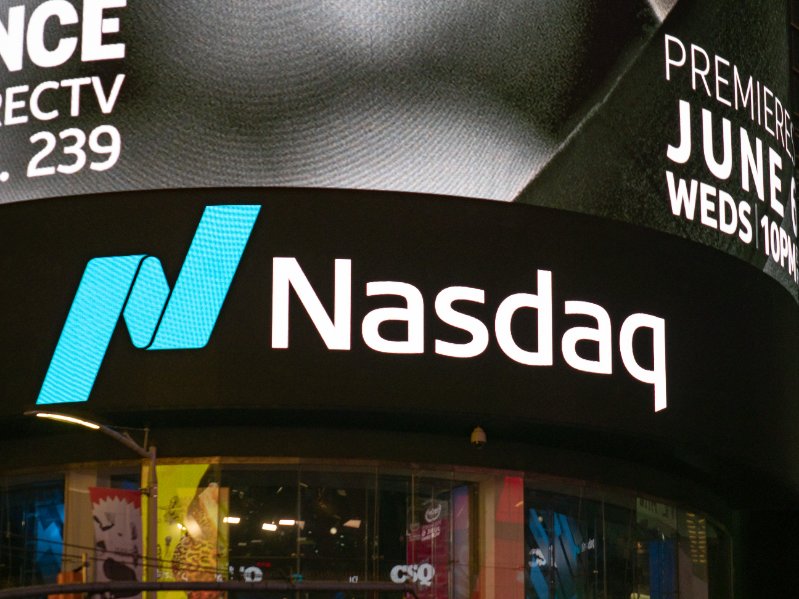 Nasdaq_113679178_s.jpg